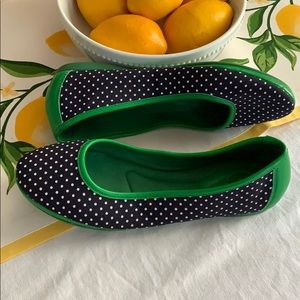 Navy dot ballet flats